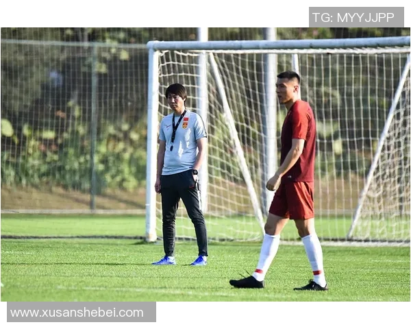 足球明星携子出行的背后意义与家庭价值观的传承探讨